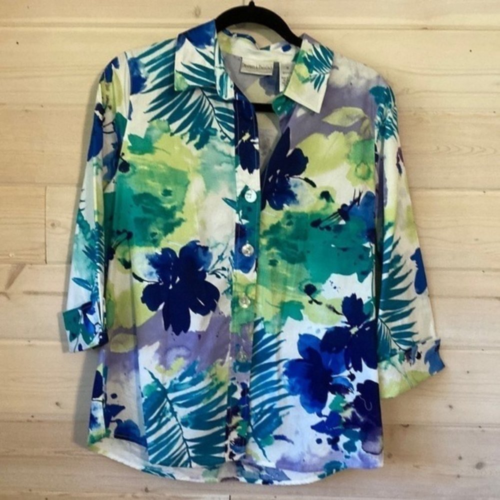 DRAPERS & Damons Womans Blouse with multi color floral leaf pattern size medium.